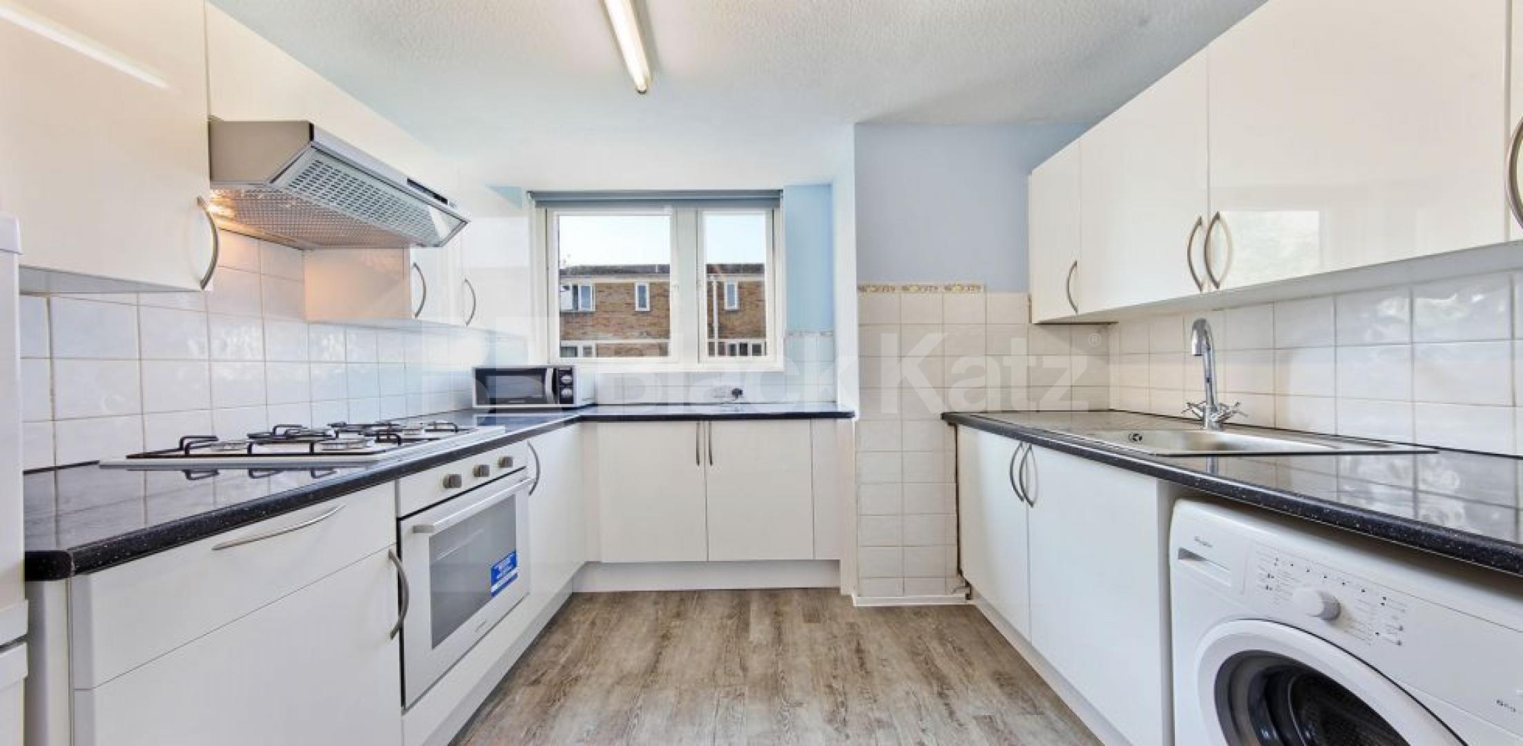 			UNDER OFFER , 4 Bedroom, 1 bath, 1 reception Apartment			 Amina Way, London Bridge/Bermondsey Borders